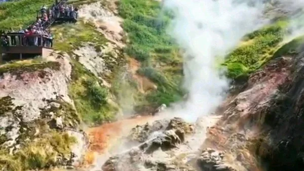 гейзер "великан" на камчатке