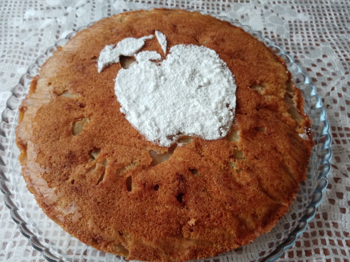 Шарлотка с яблоками.