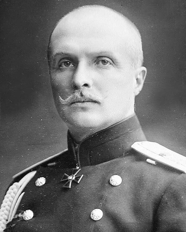 СКОРОПА́ДСКИЙ Павел Петрович (1873 – 1945), генерал-лейтенант русской армии, украинский политический деятель, гетман Украины.