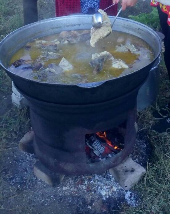 А когда мясо варилось в казане, на природе, это вообще улёт!