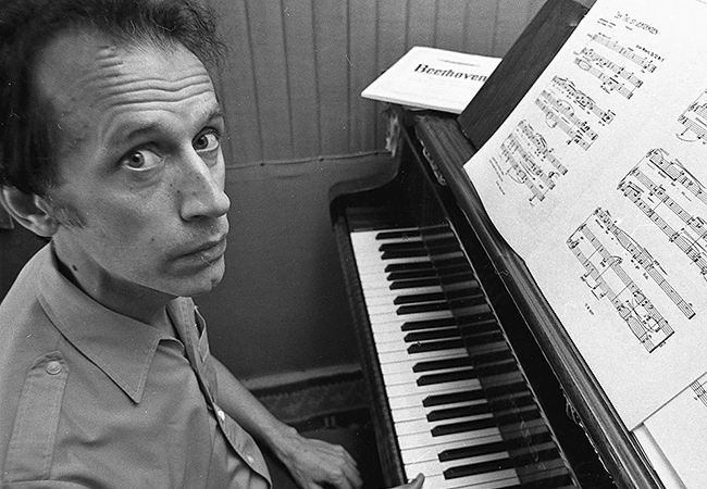 Валентин Сильвестров 