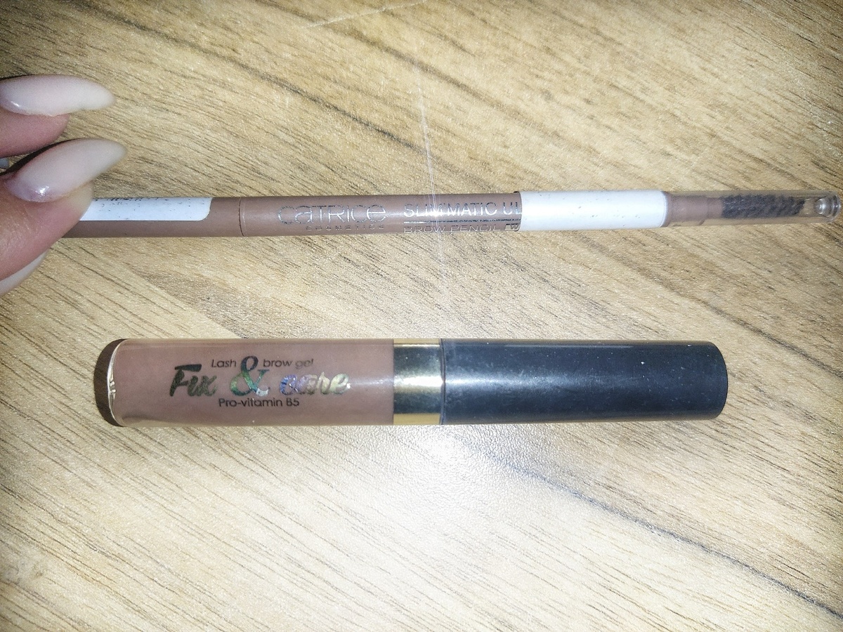 1.Карандаш для бровей Catrice- Slim'matic ultra precise brow pencil. 2.Гель для бровей Арт визаж Fix care