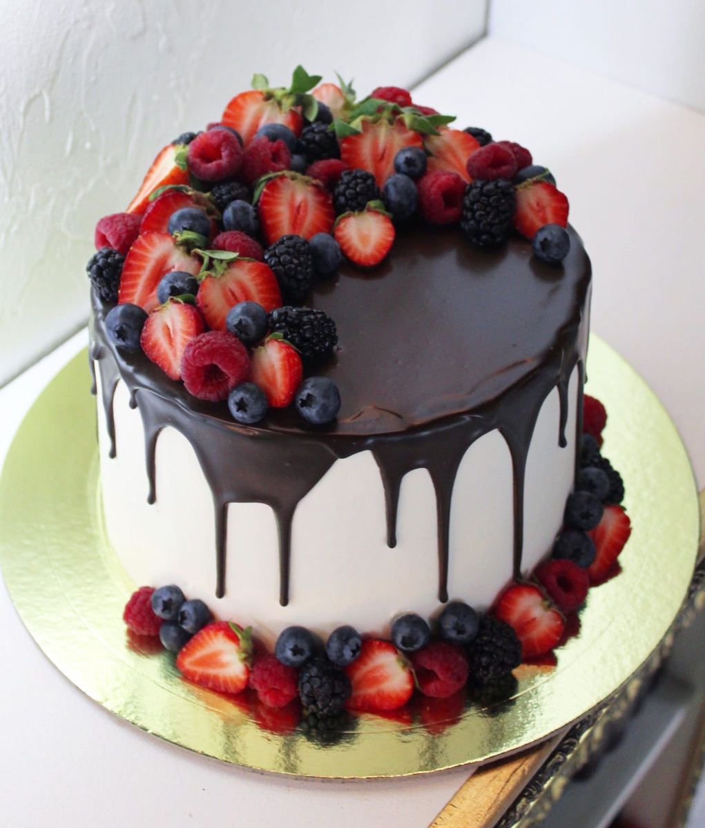 Можно сделать на заказ, а можно приготовить самостоятельно и организовать доставку адресату