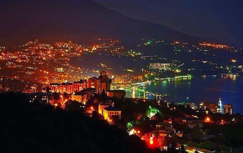 Ночная Ялта.