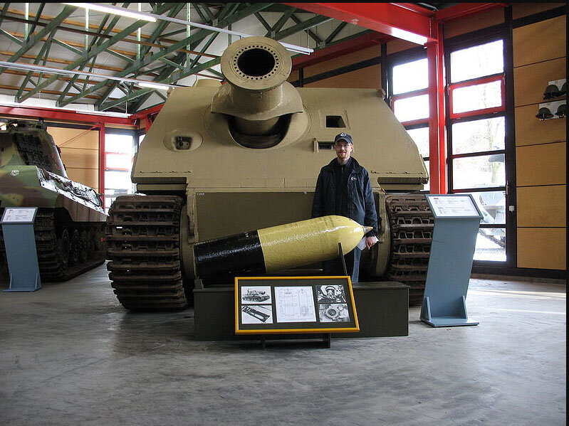 Фото из http://forum.worldoftanks.ru/index.php?/topic/89556-sturmmorser-tiger