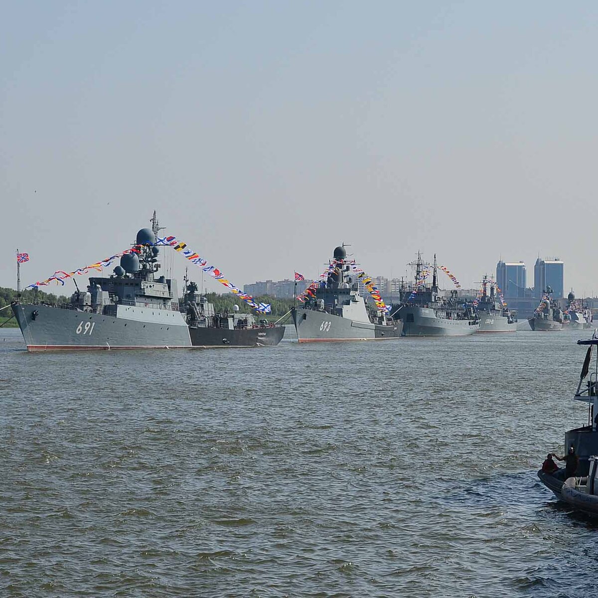 Военно-морской парад Каспийской флотилии перенесли из Астрахани в Дагестан  | Арт Агрессор | Дзен