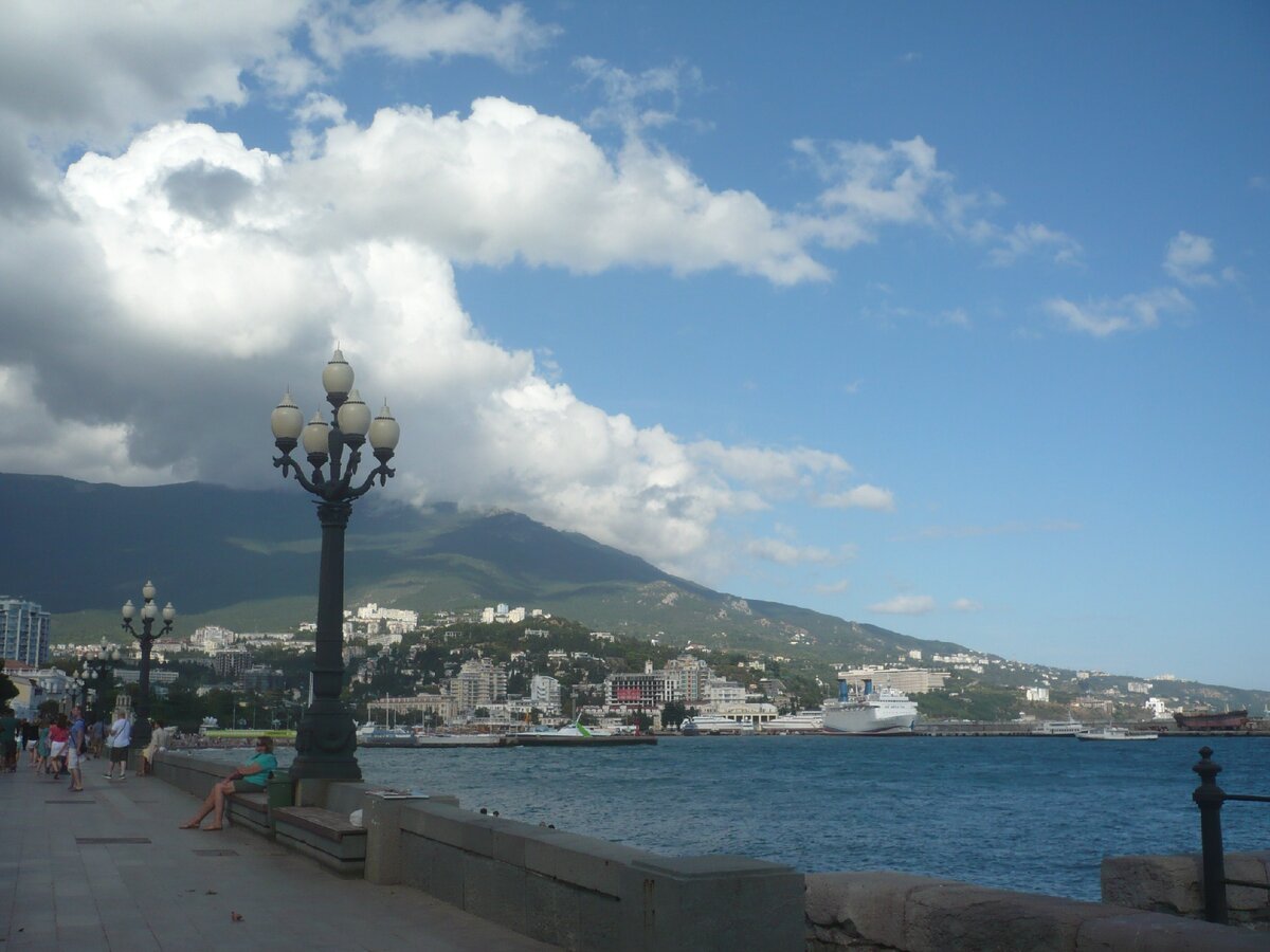 Набережная в Ялте