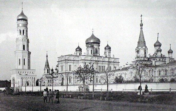 Фото 1900-х годов. Новодевичий монастырь в Санкт-Петербурге