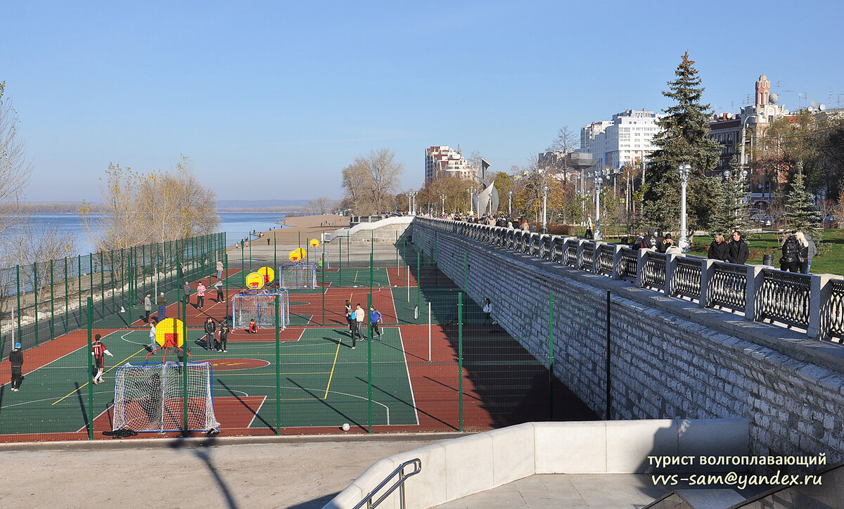 Осень в разгаре, ноябрь, но погода не хуже, чем в сентябре. Фото 03.11.2012.
