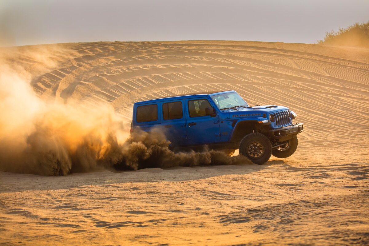 Jeep Wrangler впервые за 40 лет получил мотор V8. Это самый быстрый  внедорожник этой модели. | АвТОгус | Дзен