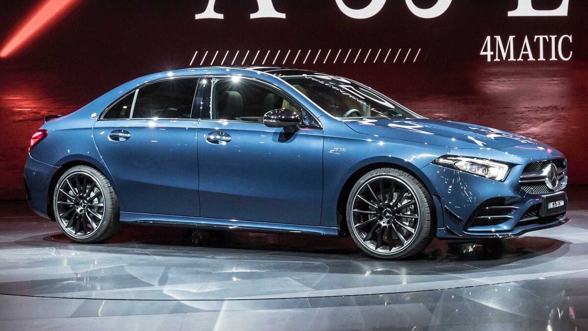 В 2018 году Mercedes-Benz показал удлинённый A-Class Sedan, а в 2019 году наступило время появления удлинённой модификации AMG A35 на базе седана.
