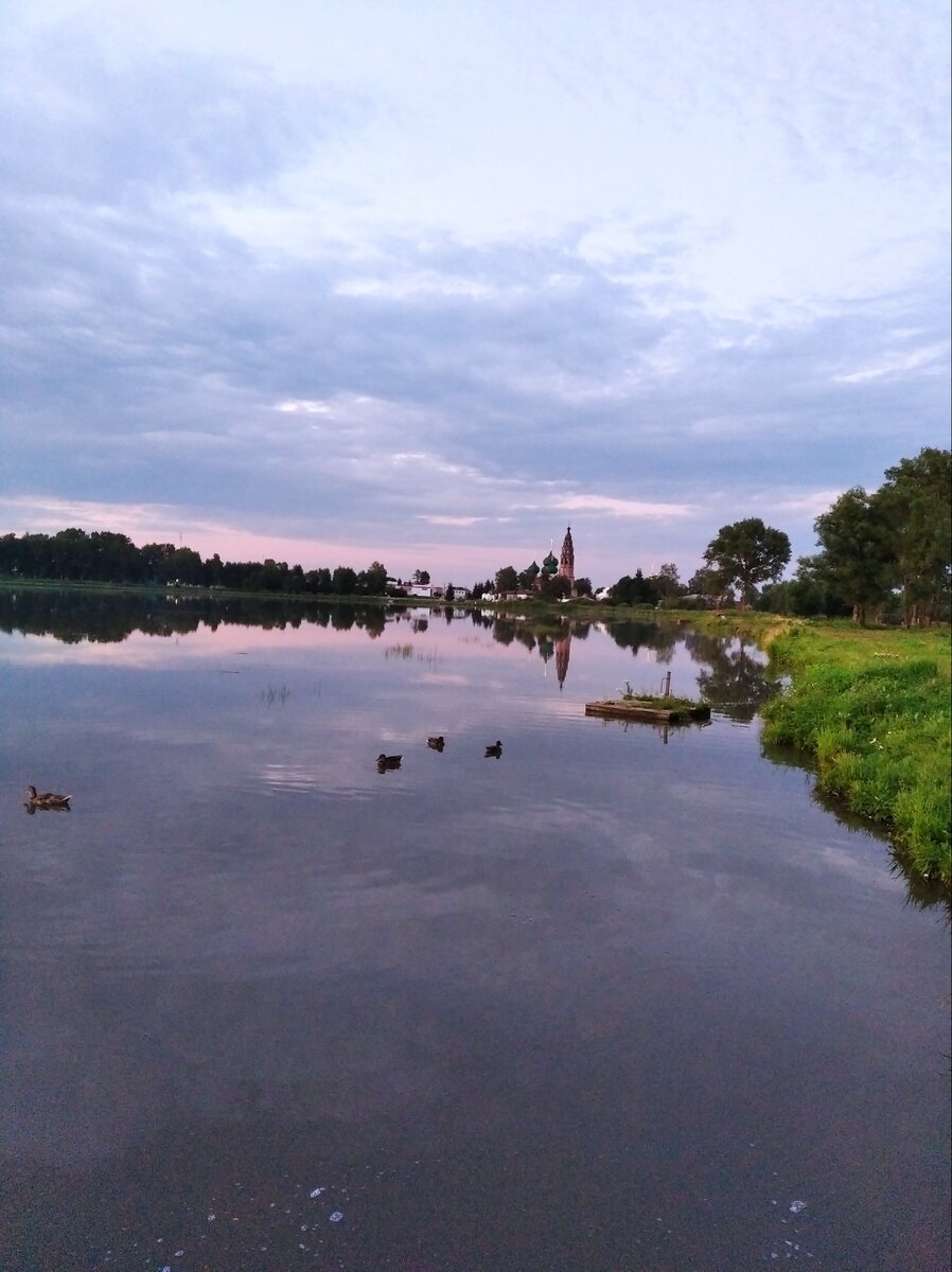 Вечером на пруде