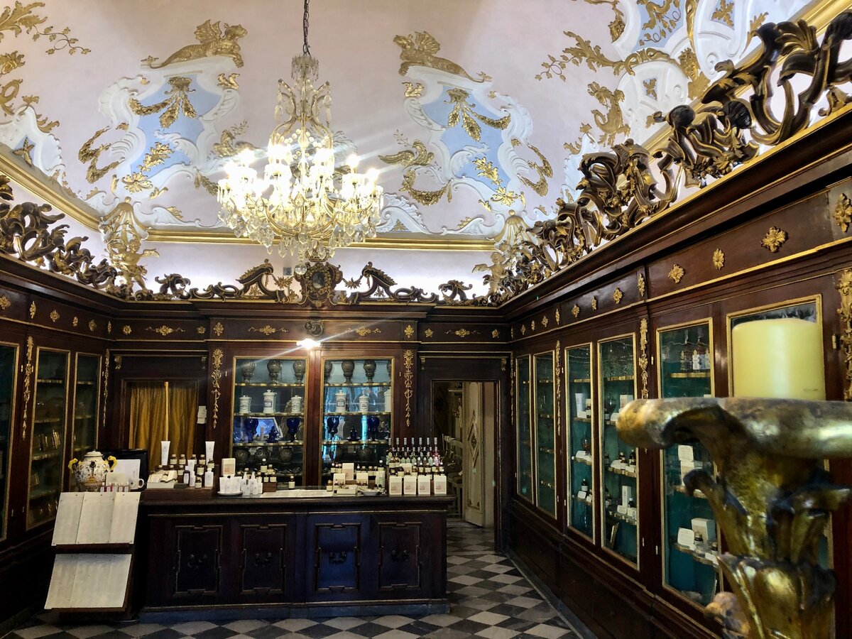 Залы старинной аптеки Санта-Мария-Новелла, Флоренция