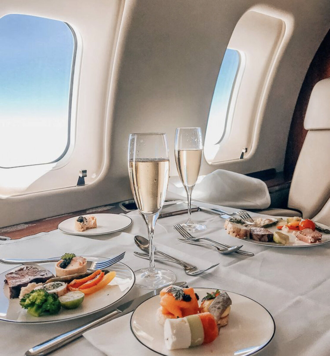 На протяжении 2-х лет полёты на частном самолёте .