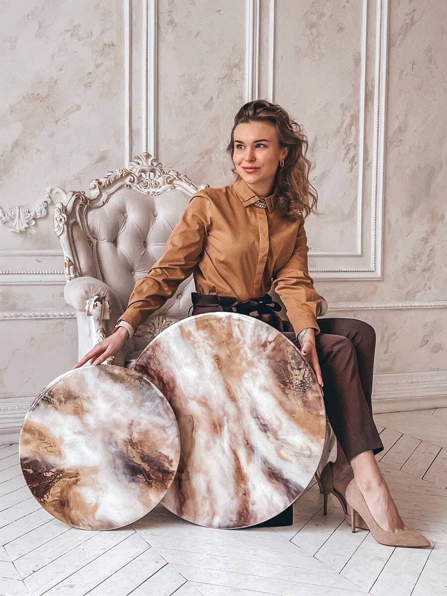 Артборды с подсветкой изготовлены на заказ в студии Аниты Корзун.