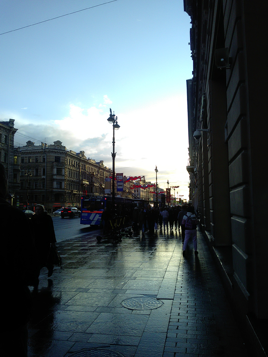 7 мая. Невский проспект.