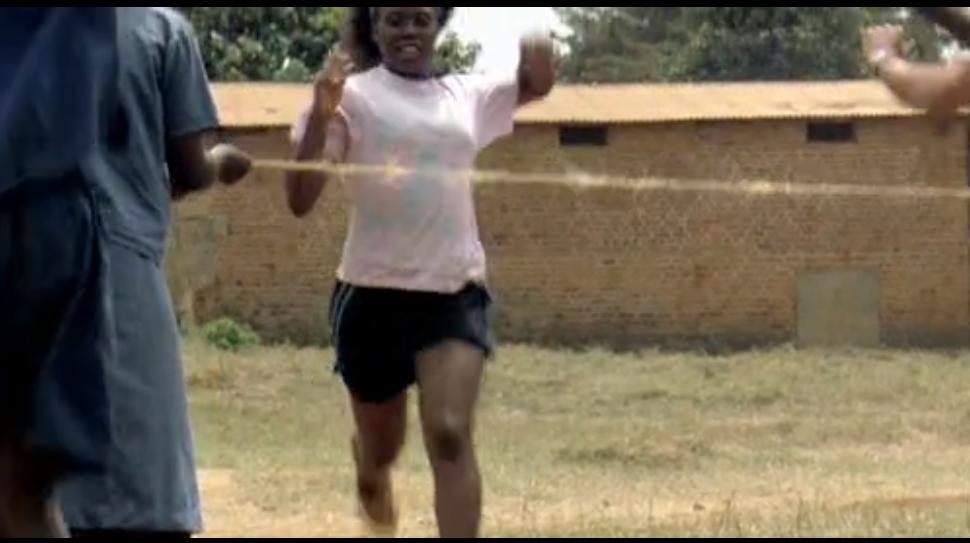 Кадр из фильма "Отстреливая собак", 2005 год