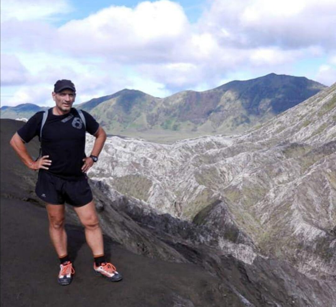 Наш проводник Пьеррик, профессиональный гид по вулканам Явы. Горячий парень ))