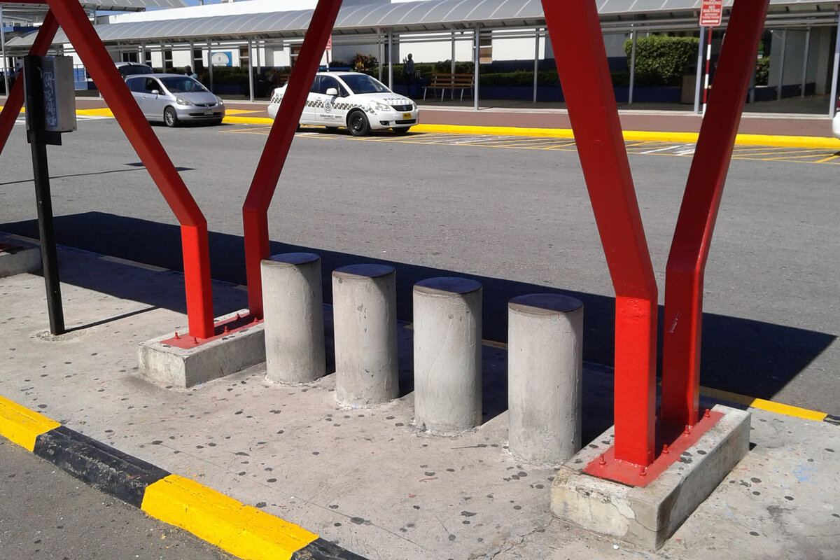 Ещё удивила остановка повышенной «‎антивандальности». На этих «пнях» и полежать не получится.