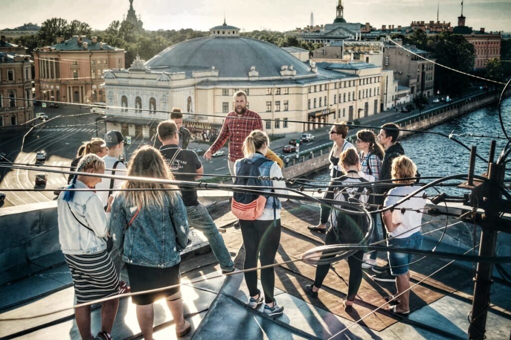 Петербург прогулки по Неве туристы