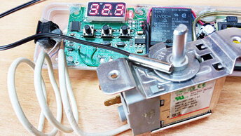 Что делать если в холодильнике плохо работает термостат, заменяем его на недорогой терморегулятор W1209, + электронное реле