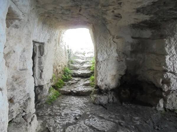 Пещерный дом. Мангуп. Фото взято в свободном доступе сети интернет