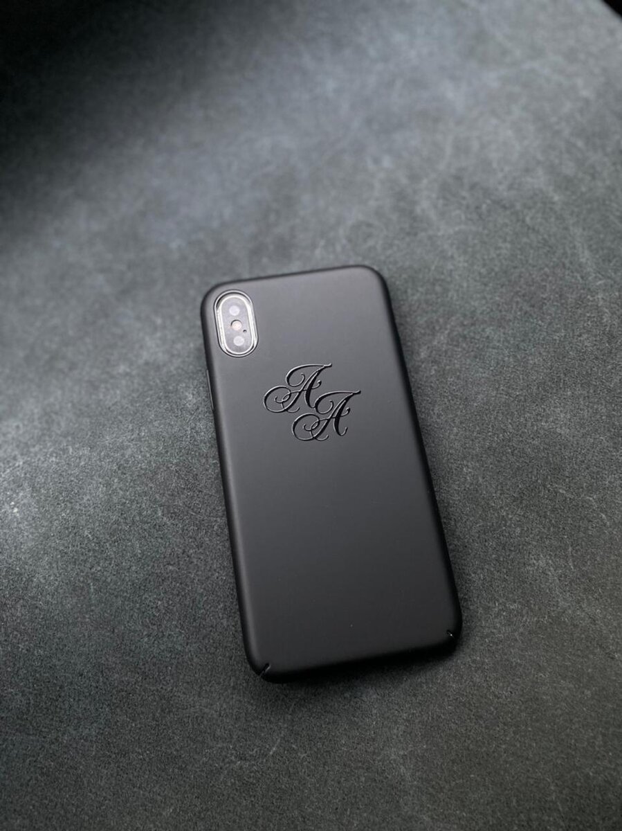 Чёрный чехол с инициалами Mobcase 1525 для iPhone X