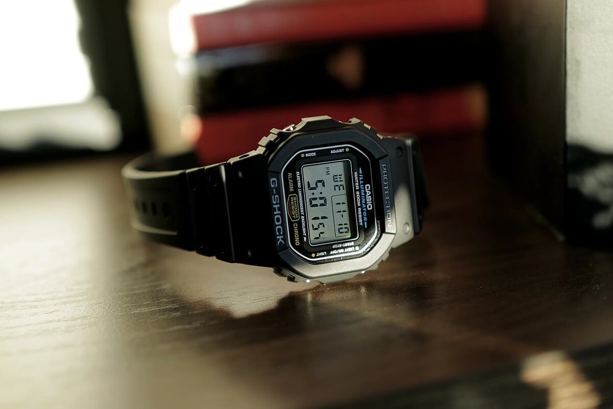 Вторые часы в подборке - противоположные предыдущим Orient Casio