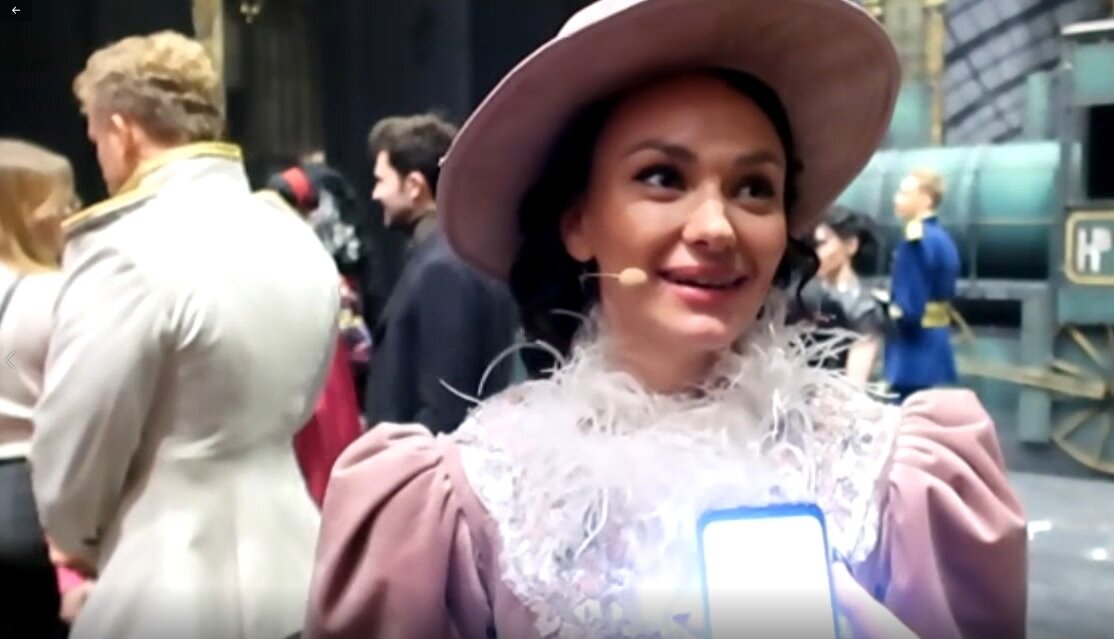 за кулисами после спектакля