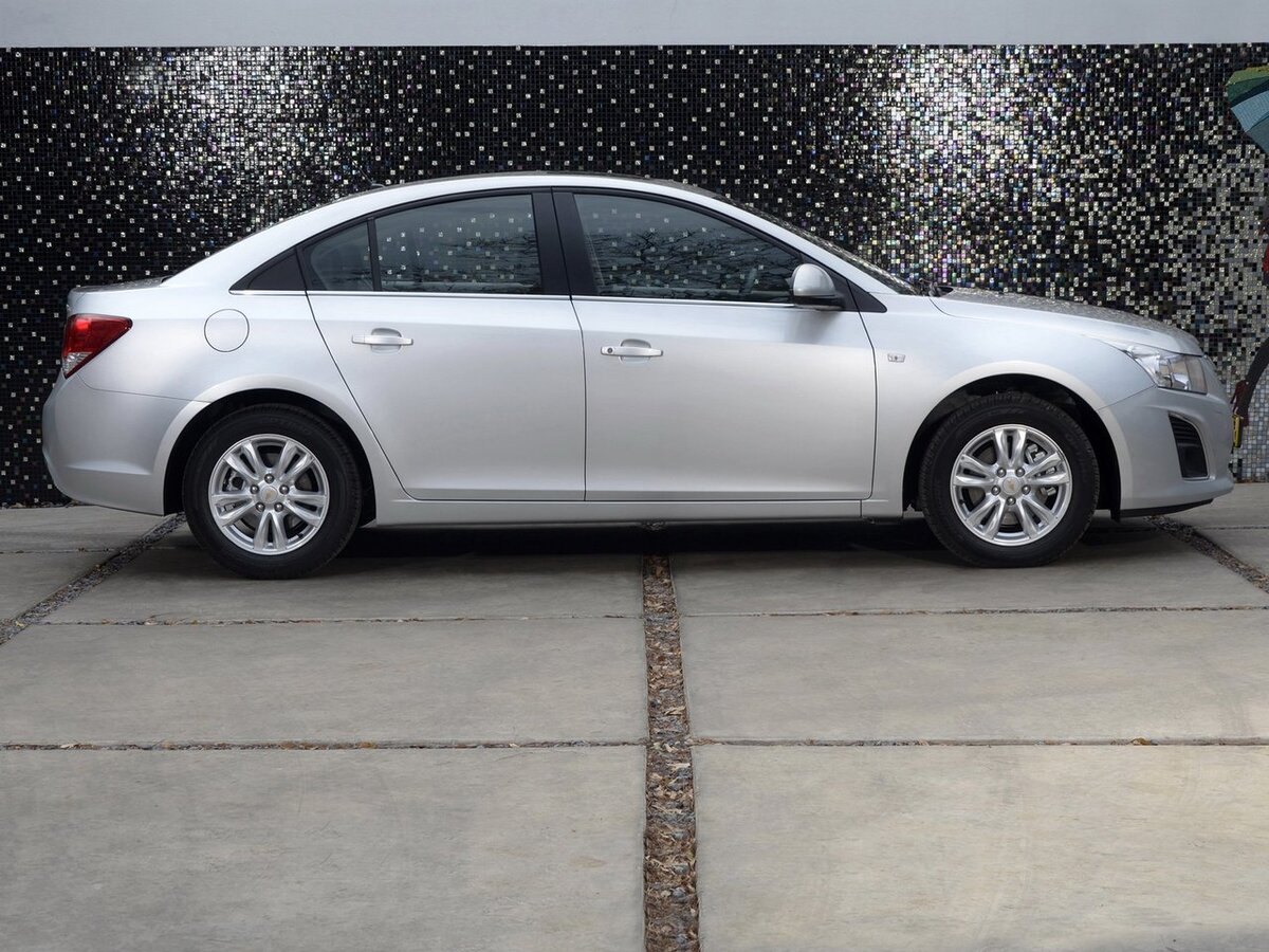 Новый Solaris за 1 500 000 рублей или б/у с вложениями? 