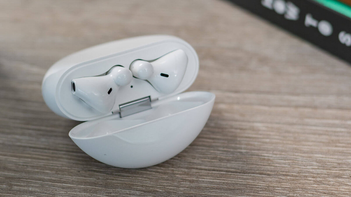 Наушники Huawei FreeBuds 3 в кейсе