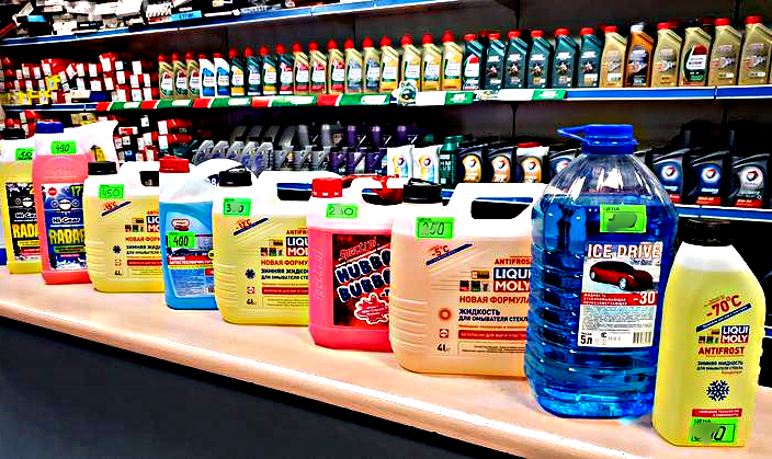 Омывающая жидкость для стекол автомобиля. Фото www.amerigo99.ru