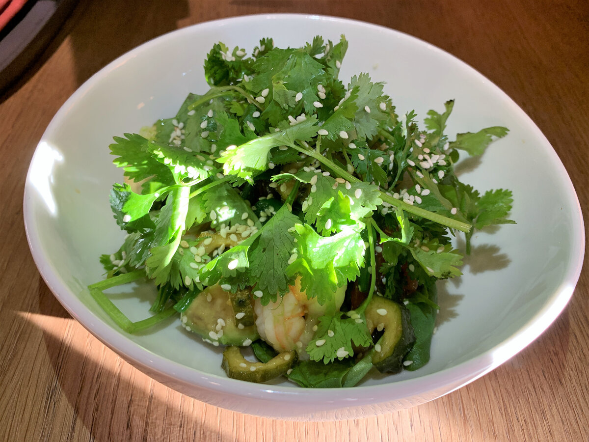 Битые огурцы рецепт. Салат битые огурцы рецепт ивлева с фото. Битые огурчики. Салат из битых огурцов по-китайски. Салат октябрь.