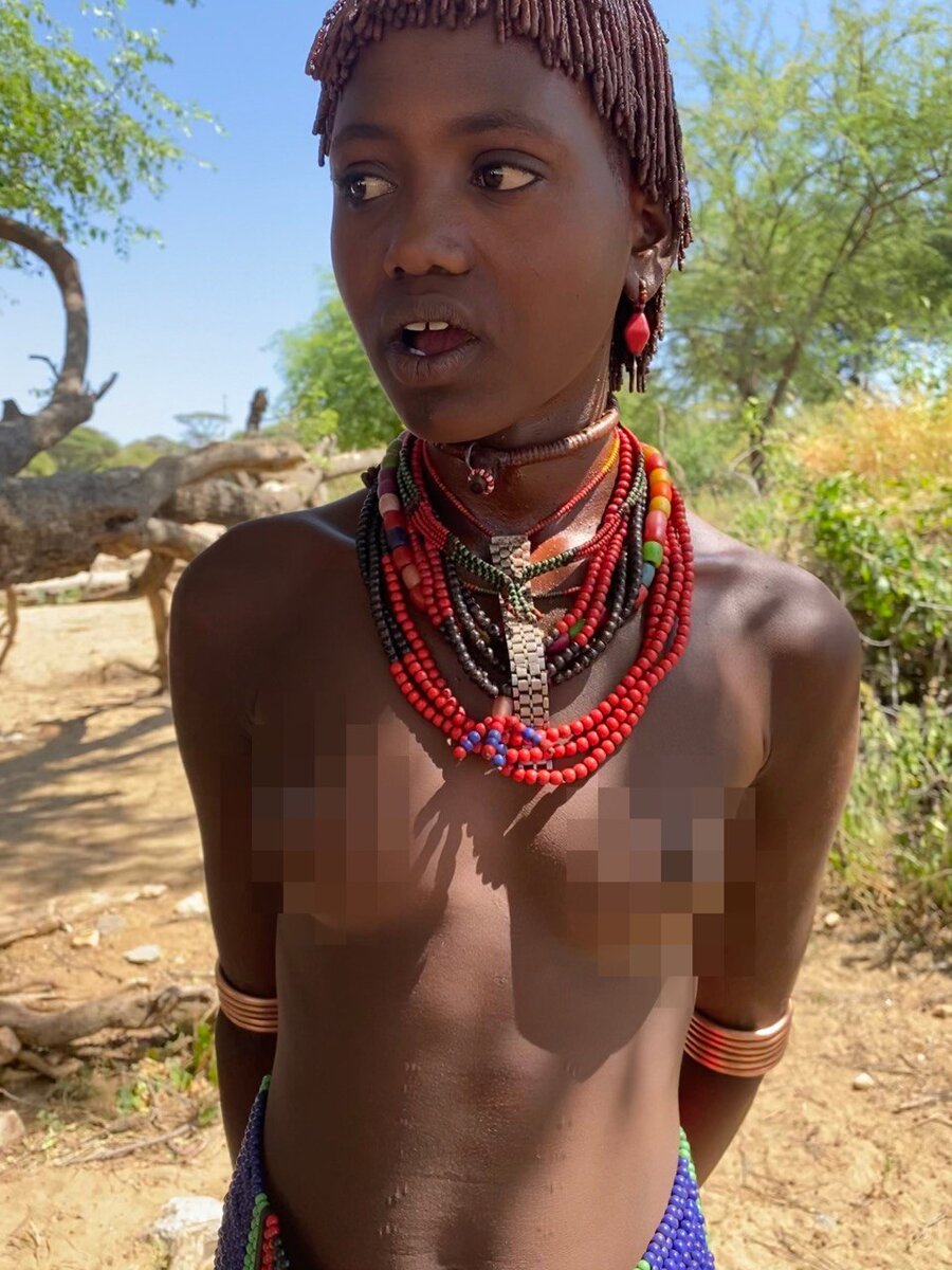 племена где женщины ходят голыми фото 47