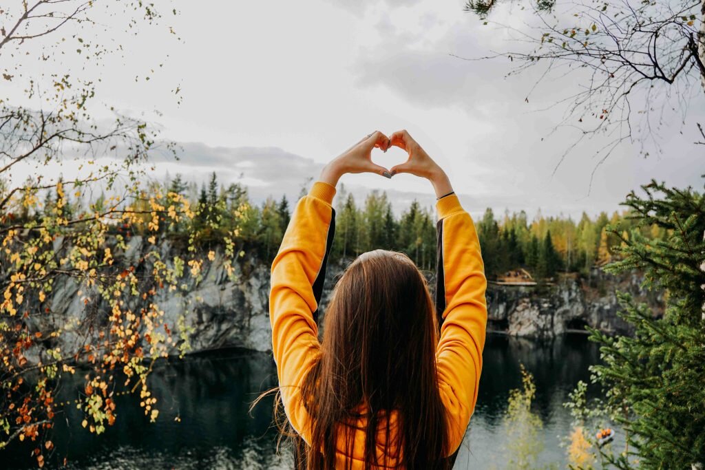 Берите рюкзаки и готовьтесь подниматься по скалам и спускаться в пещеры