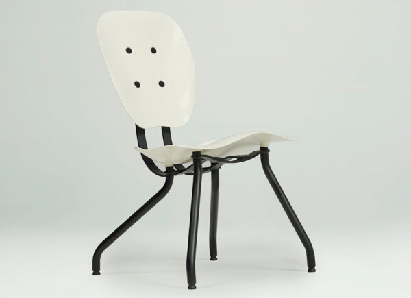 Комфортный стул от студии Tomas Libertiny.