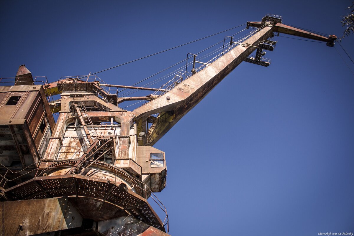 Портальный кран около ЧАЭС