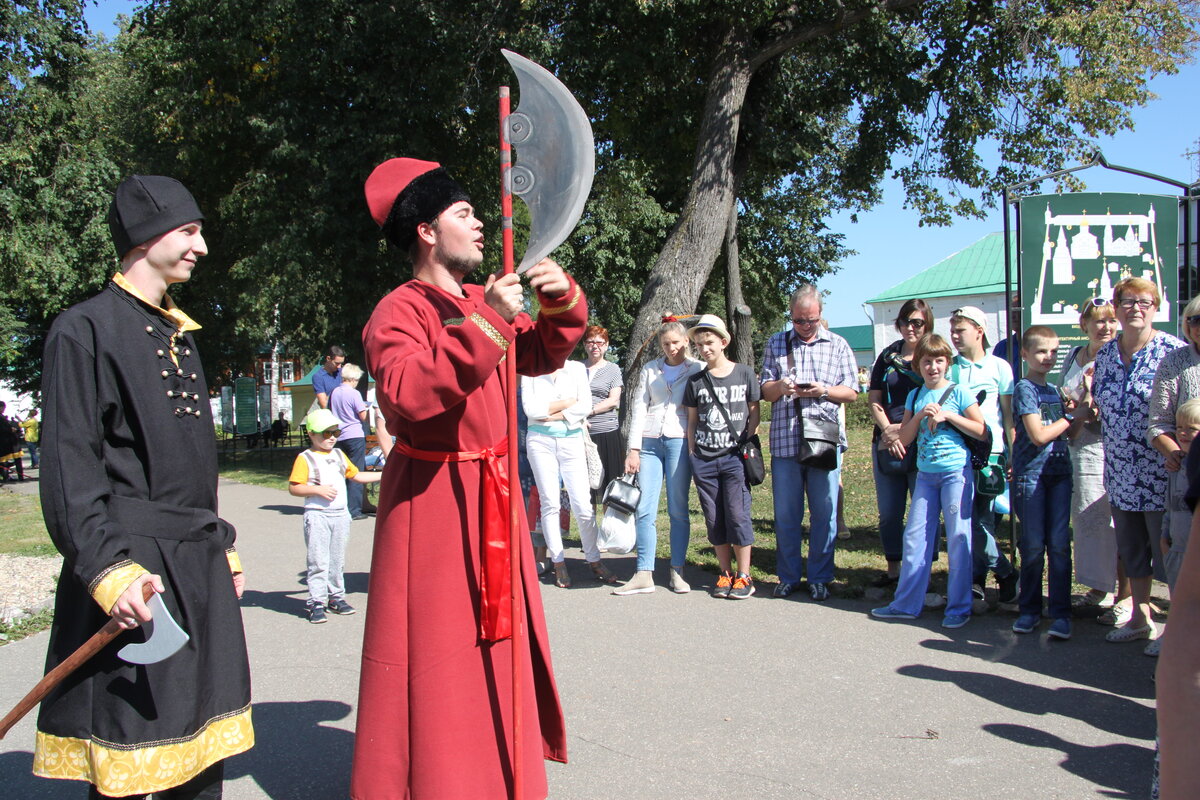 Встреча группы опричниками.