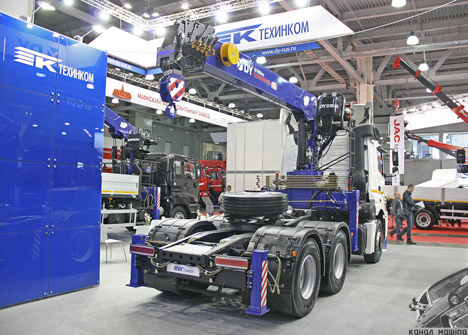 Седельный тягач КАМАЗ-65206 с корейской КМУ DY SS1956, он же спецавтомобиль мод. 780675 производства ООО ТФК «Феникс»