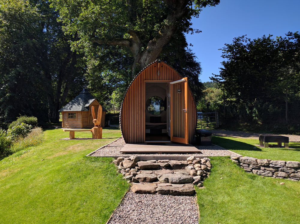 Глэмпинг лох. Loch Ness Glamping в Шотландии. Глэмпинг. Глэмпинг а-ферма. Глэмпинг в Англии.