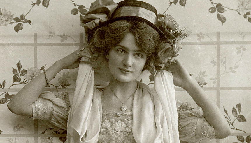 Лили испытывала любовь к шляпкам. Фото: pinterest.com