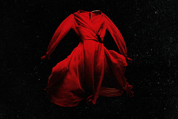 кадр из к\ф "Маленькое красное платье" - изображение взято из поисковой системы Яндекс