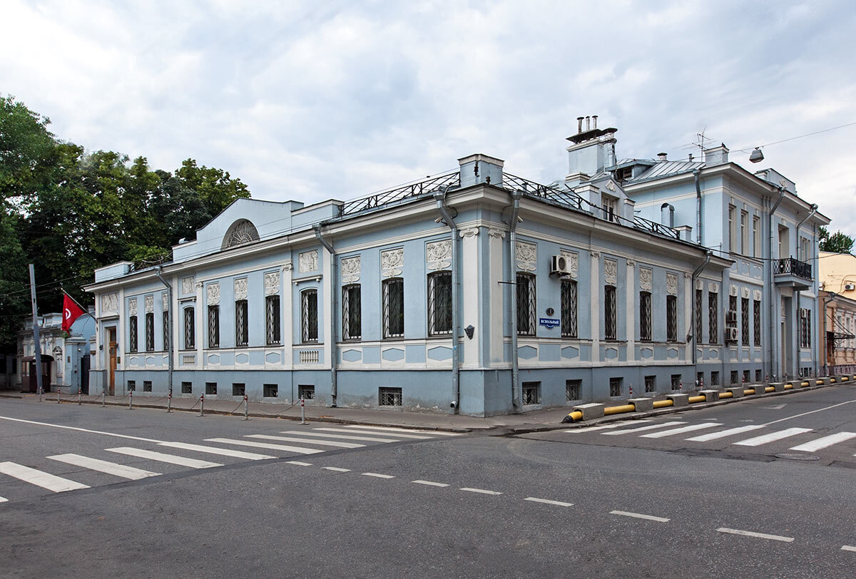 Бывший дом Лаврентия Берия, сейчас посольство Туниса