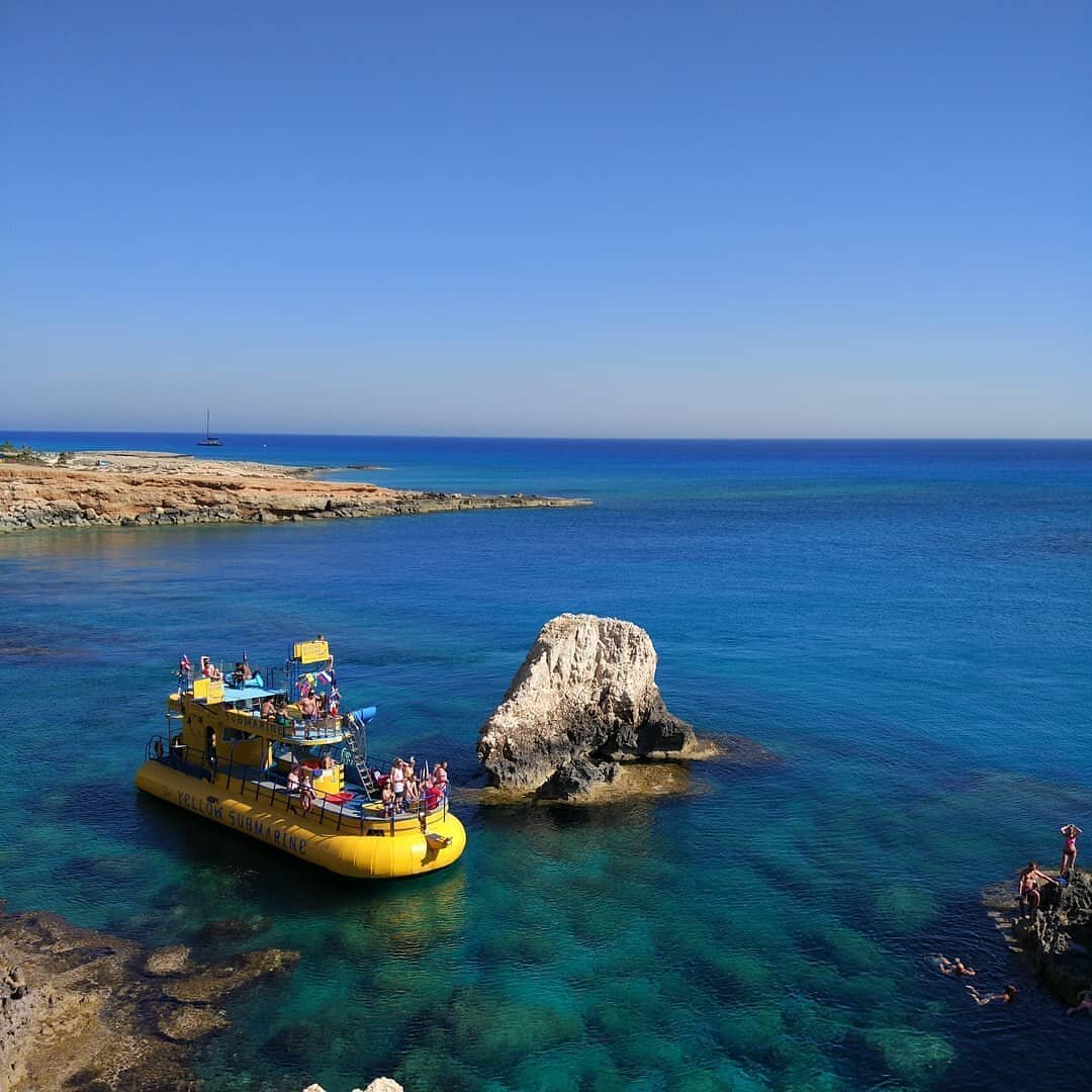 Island way. Средиземное море Кипр. Кипр туристы. Кипр море фото. Кипр какое море.