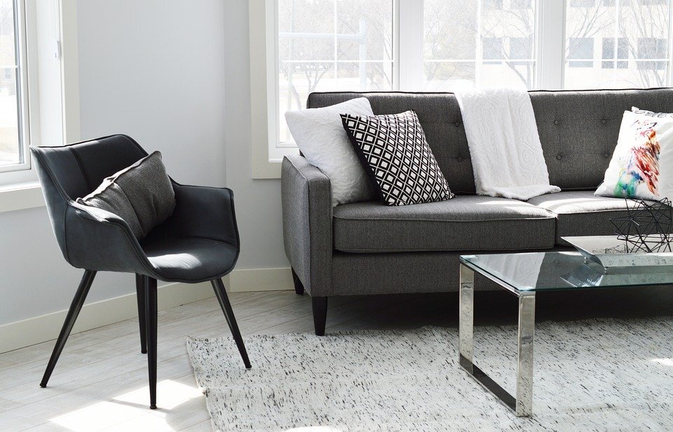 https://cdn.pixabay.com/photo/2017/03/19/01/43/living-room-2155376_960_720.jpg
