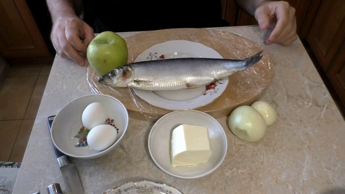 Селёдочку лучше взять по жирней