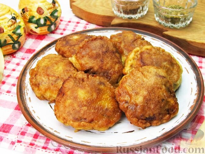 фарш мясной, яйца, мука, перец чёрный молотый, соль, чеснок, хмели-сунели, кориандр, масло растительное