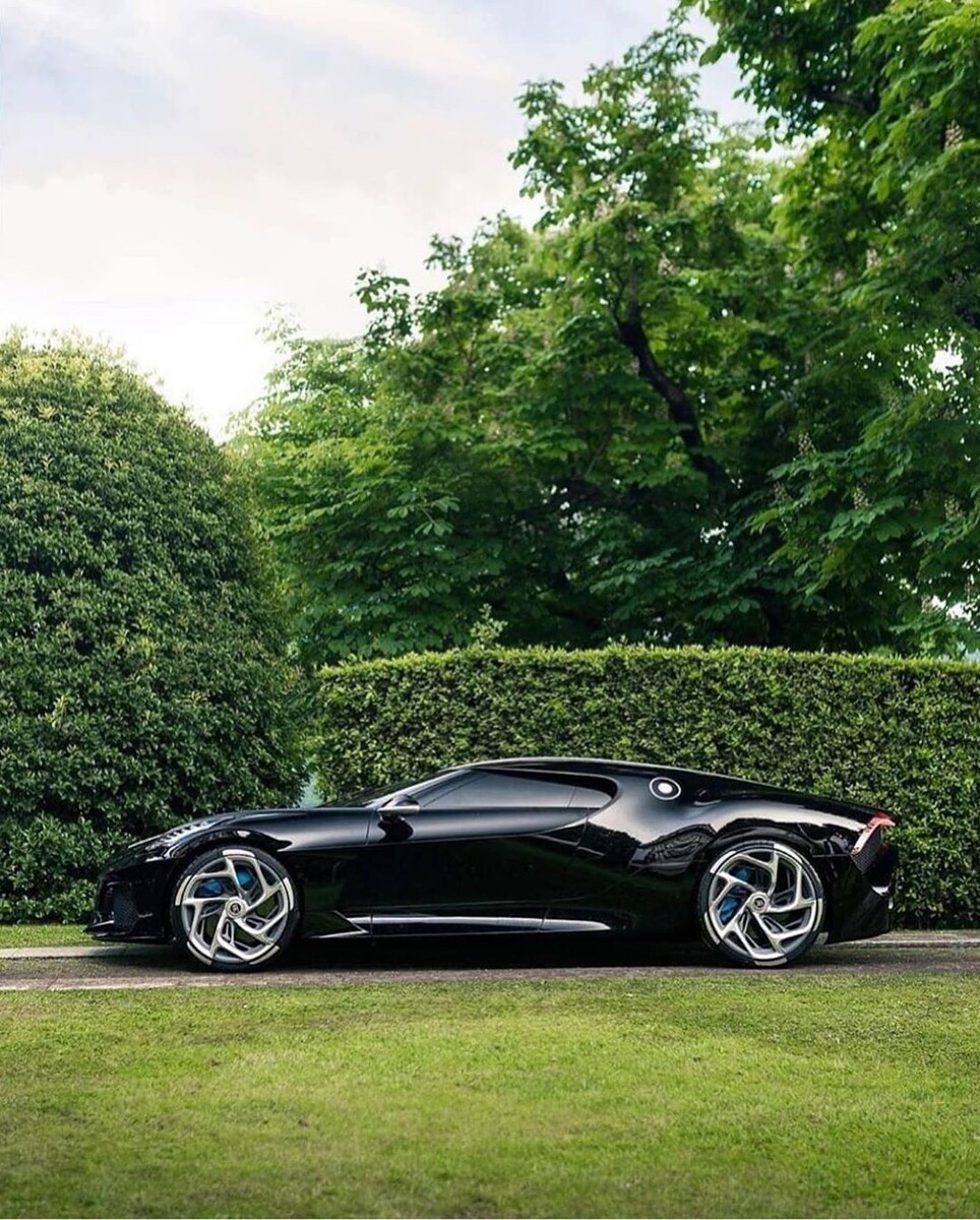 Bugatti Voiture Noire