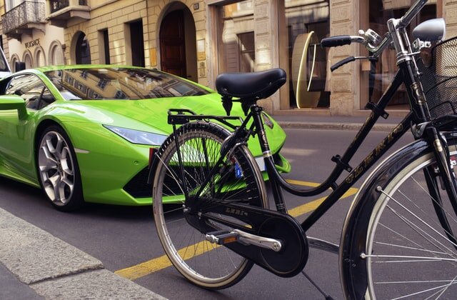 улица Монтенаполеоне Foto di Chris Barbalis su Unsplash