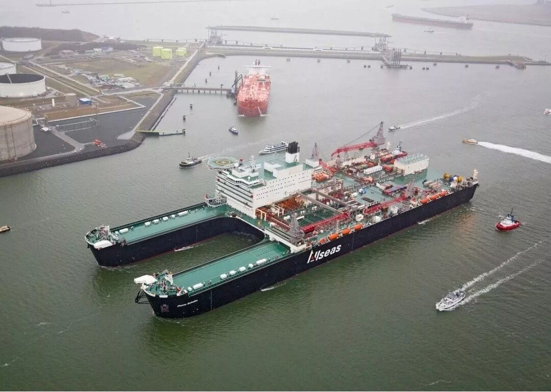 судно швейцарской компании "Allseas"